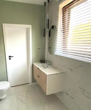 Czarna Perla アパート ロゴボ